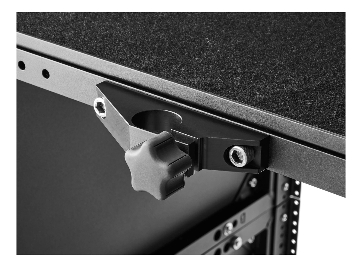 Inovativ Center Mast Bracket
